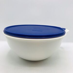 Tupperware 2677 Thatsa Bowl Jr. 12 Cup White with Navy Blue Lid